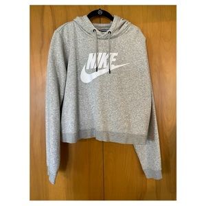 NEVER USED cropped Nike hooded sweatshirt